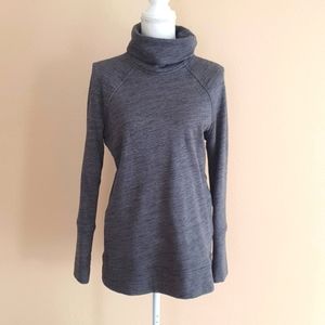 Lululemon grey long sleeve turtlneck